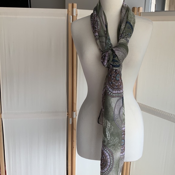 Green/White/Lavender Paisley print scarf, GUC, perfect pre-loved condition - Picture 4 of 6